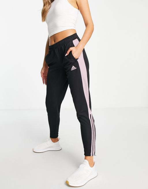 adidas – Football Tiro Essential – Jogginghose in Schwarz und Rosa