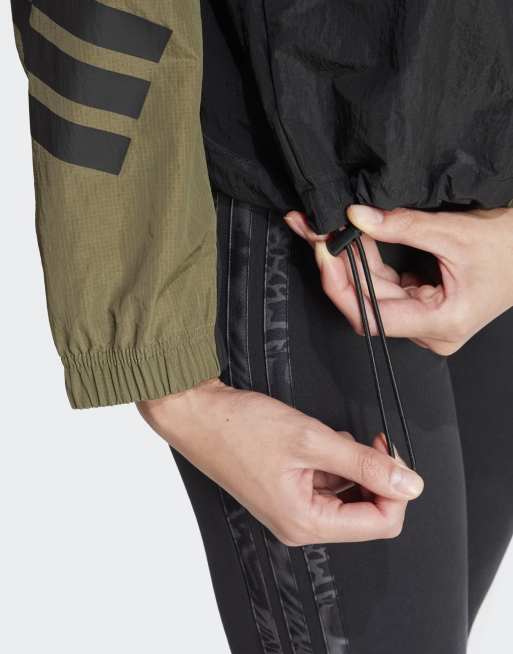 adidas – Future Icons – Olivgrön vindjacka med 3 ränder, 2 av 4