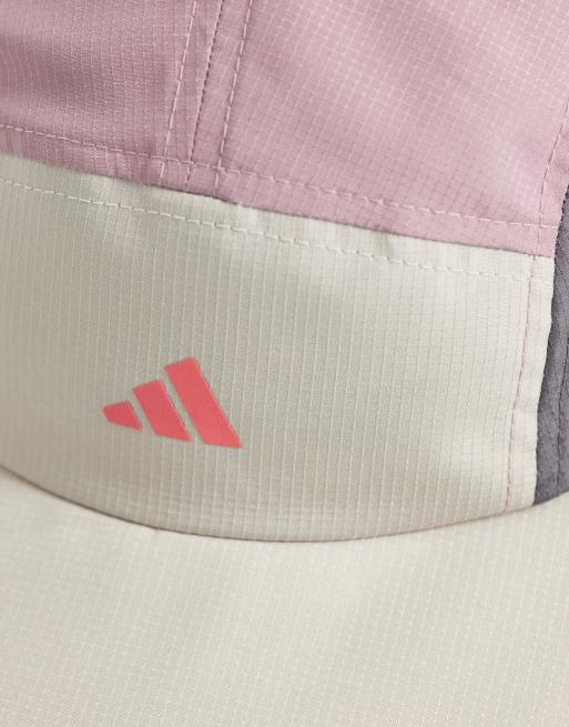 adidas - Gorra de running en color block multicolor rosa, 2 de 3