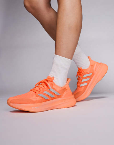 adidas - Hardlopen - Ultraboost 5 Multirun - Sneakers in zilver en oranje - view 1