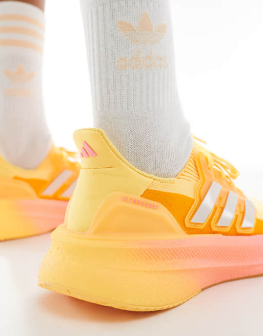 adidas Hardlopen Ultraboost Sneakers in oranje ASOS