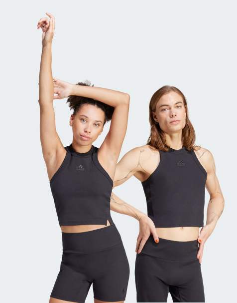 adidas – Lounge – Geripptes Cropped Tanktop in Schwarz - view 1