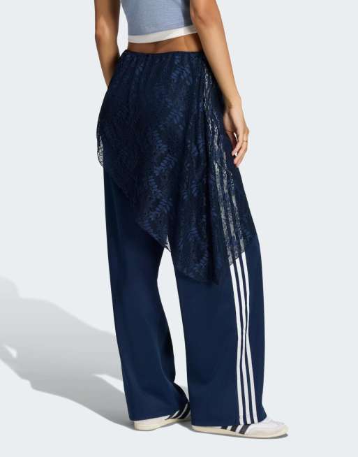 adidas Originals 2-in-1 Firebird lockere Trainingshose mit Spitzrock in Collegiate Navy, 2 von 5