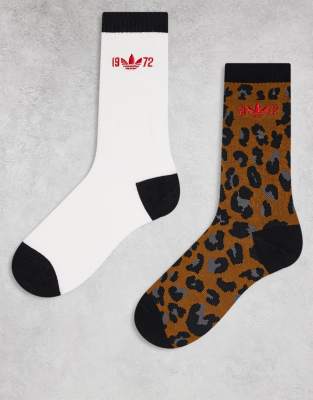 adidas Originals adidas Originals 2 pack crew socks in leopard-Brown