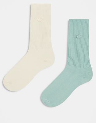 adidas Originals adidas Originals 2 pack crew socks in off white and green