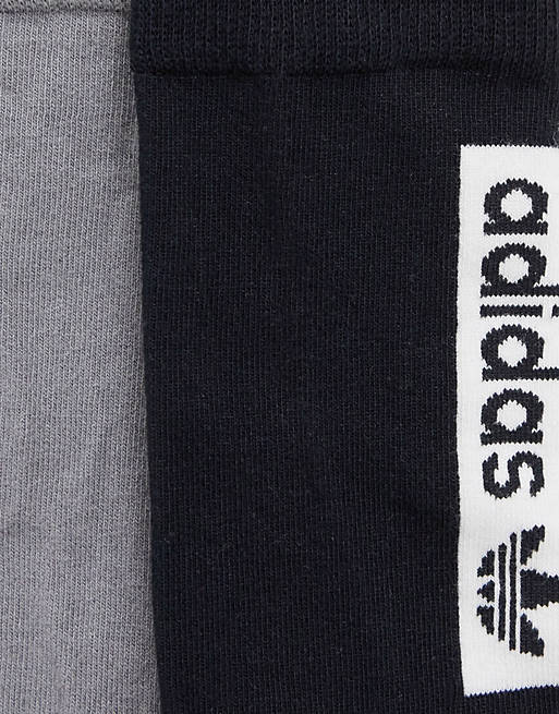 adidas Originals – 2er-Pack Socken mit Logo-Schriftzug in Schwarz und Grau  | ASOS