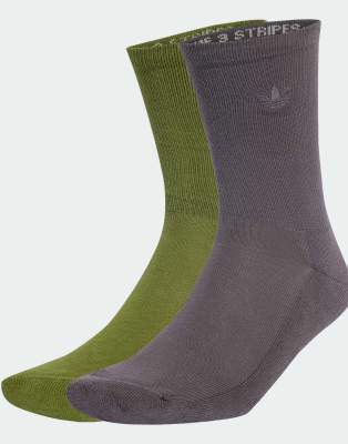 adidas Originals - 2er-Pack zweifarbige Crew-Socken in Tech Olive / Grey Strata-Grün