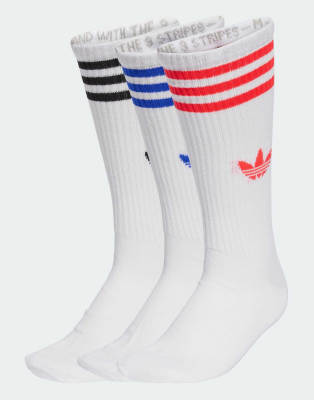 adidas Originals - 3 Paar hohe Crew-Socken in Weiß/leuchtendes Rot/leuchtendes Blau mit 3 Streifen
