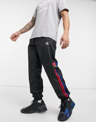 Adidas Originals Adicolor Three Stripe 3d Trefoil Sweatpants In Black |  ModeSens