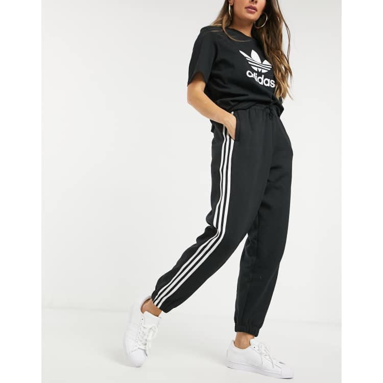 Adidas originals joggers store with logo embroidery black