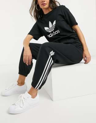 adidas originals 3d trefoil logo cuffed joggers