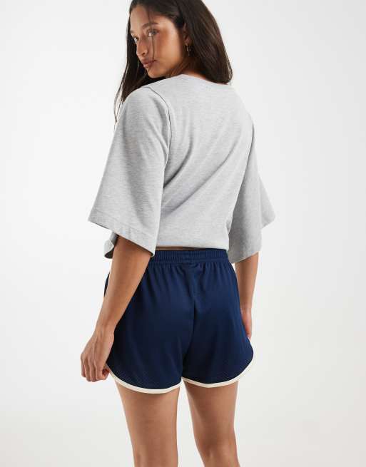 adidas Originals 3s Mesh-Sprinter-Shorts in Marineblau und Cremeweiß, 4 von 5