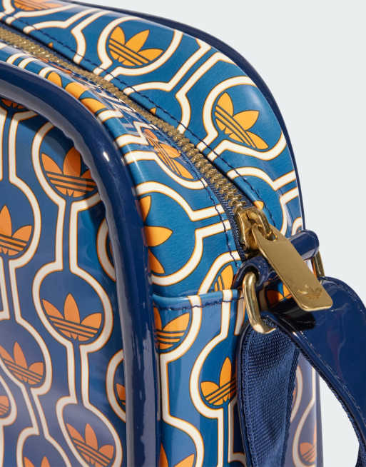 adidas Originals 70s Airliner Gemusterte Tasche in Blau ASOS