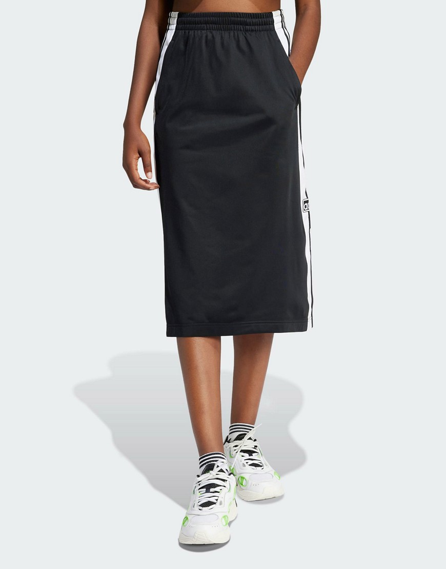 Adibreak skirt with snap detail in black
