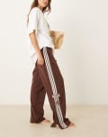 [adidas Originals] adidas Originals Adibreak track pants in brown L auburn/off white