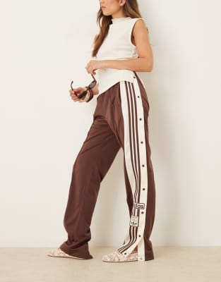 adidas Originals – Adibreak – Trainingshose in Braun - view 1