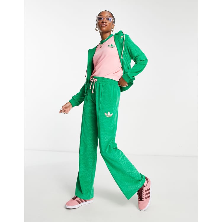 adidas Originals - 'adicolor 70s' - Trainingsbroek van velours groen | ASOS