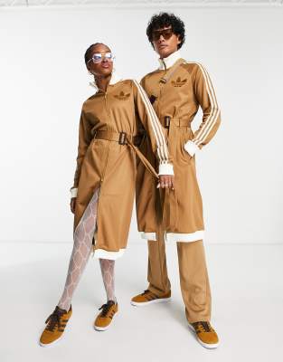 adidas Originals 'adicolor 70s' unisex long coat in brown