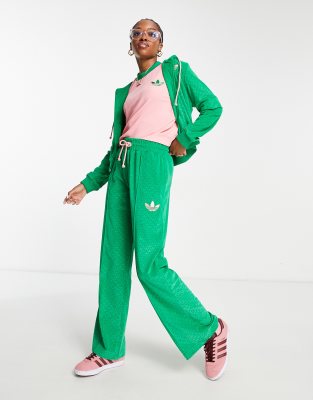 Adidas velour shop tracksuit uk