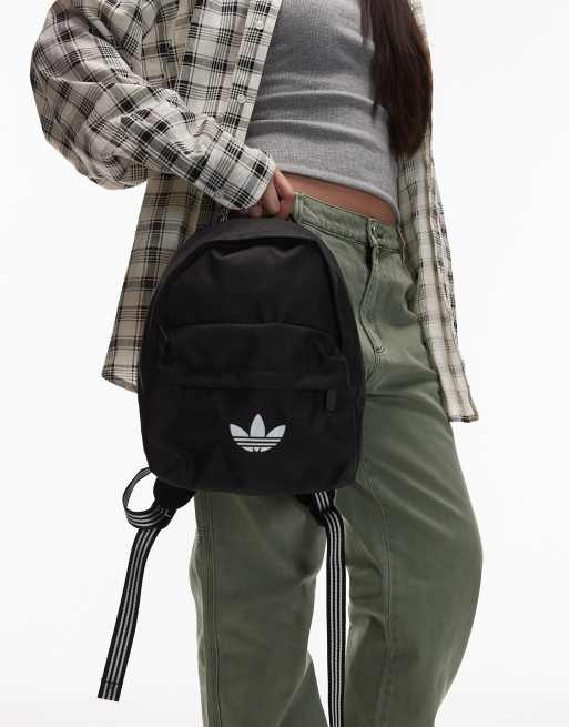 adidas Originals Adicolor backpack in black, 3 of 4