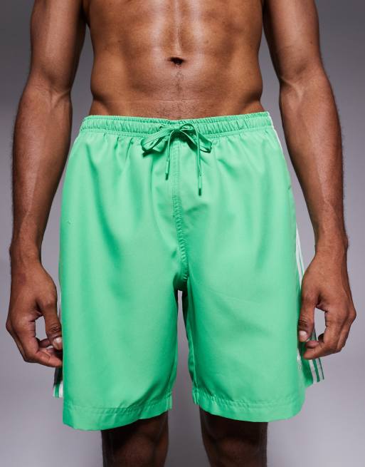 adidas Originals – Adicolor – Badeshorts in Grün ASOS