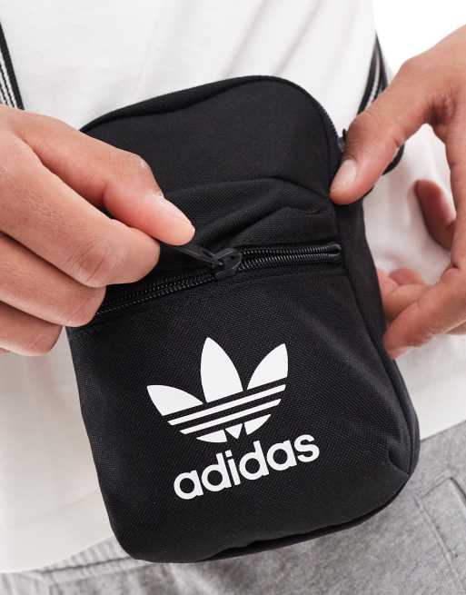 adidas Originals Adicolor Borsetta a tracolla nera e bianca