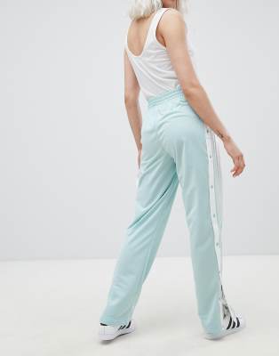 adidas Originals - adicolor - Broek met drukknopen in mintgroen | ASOS