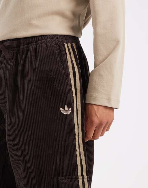 adidas Originals – Adicolor – Cargohose aus Cord in Aurora Coffee, 5 von 5