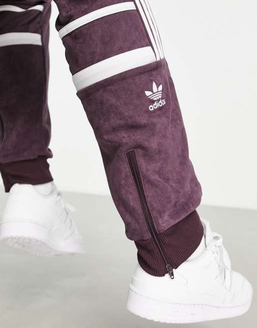 adidas Originals adicolor Challenger three stripe sweatpants in