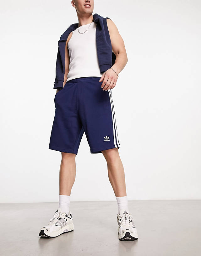 adidas Originals - adicolor classics 3 stripe shorts in navy