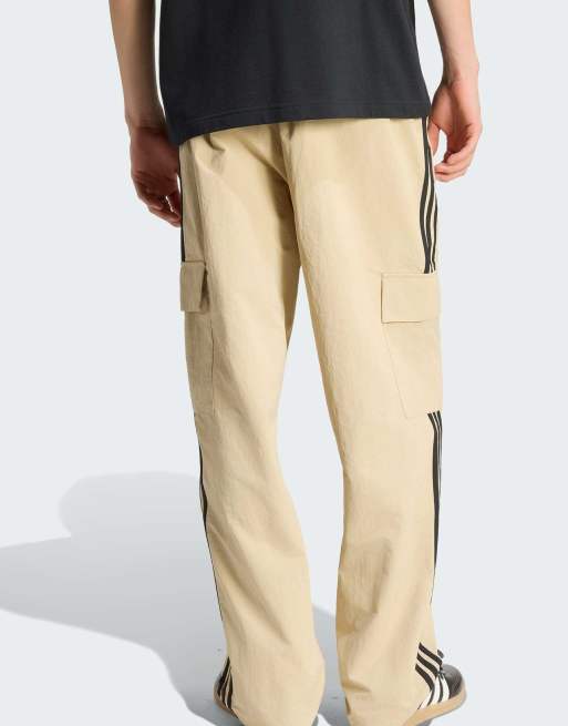 adidas Originals – Adicolor Classics – Cargohose in Stone Khaki mit 3-Streifen-Design, 3 von 4