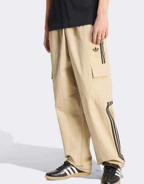 adidas Originals - Adicolor Classics - Kakifarvede cargobukser med 3 striber - view 1