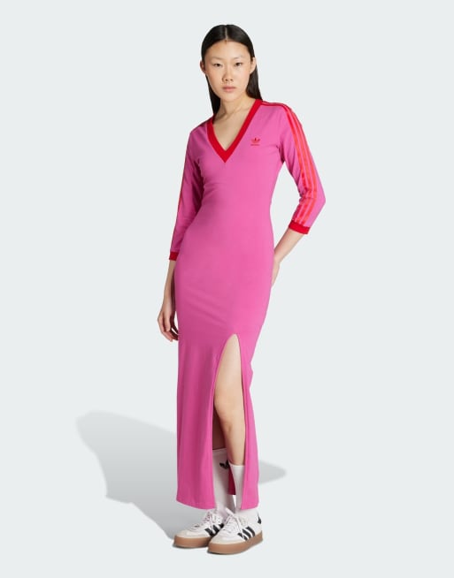 adidas Originals – Adicolor Classics – Maxikleid in Semi Lucid Fuchsia und Better Scarlet mit 3 Streifen