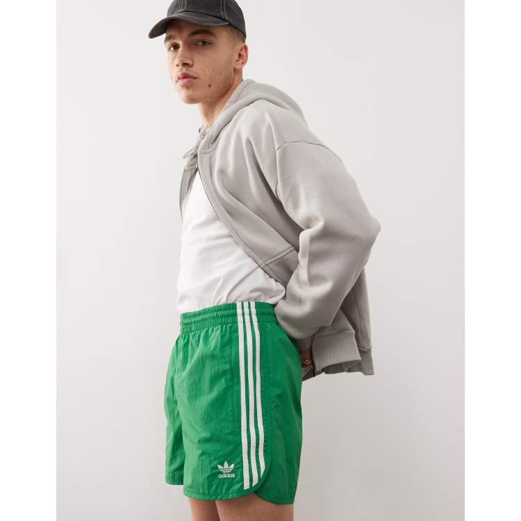 Pantaloncini adidas strisce orizzontali hot sale