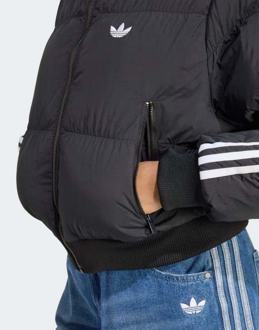 adidas Originals – Adicolor – Cropped Steppjacke in Schwarz mit