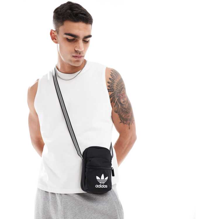 adidas Originals Adicolor Crossbody tas in zwart/wit ASOS