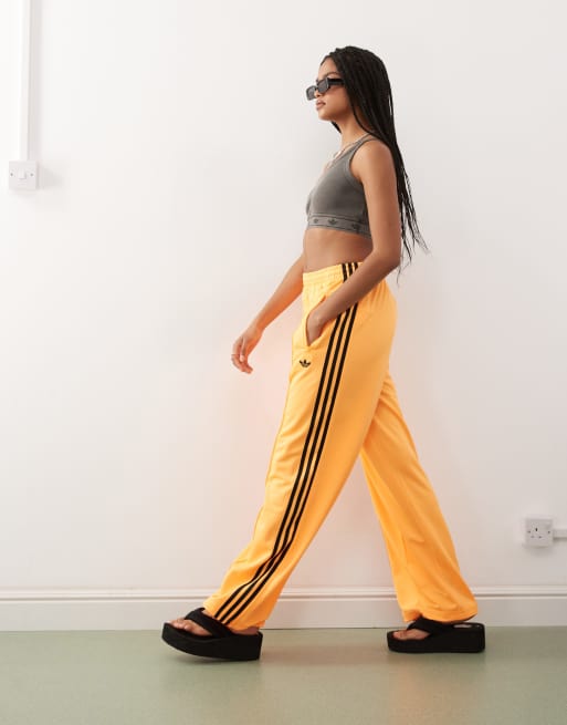 adidas Originals – Adicolor Firebird – Klassische, locker geschnittene Trainingshose in Flash Orange