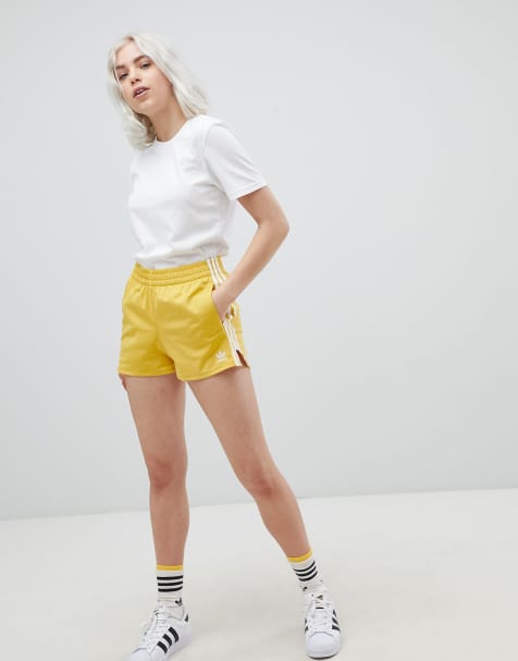 adidas Originals – Adicolor – Gelbe Shorts mit den drei Streifen - view 1