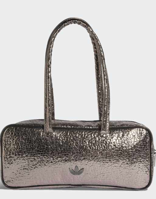 adidas Originals – Adicolor – Längliche Airliner-Tasche in Grey Three mit Metalldetails, 1 von 4
