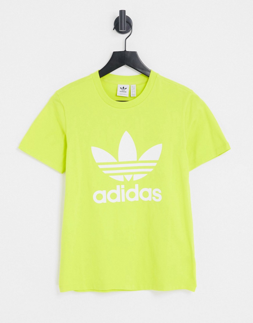 Adidas Originals adicolor large logo T-shirt in lime-Green