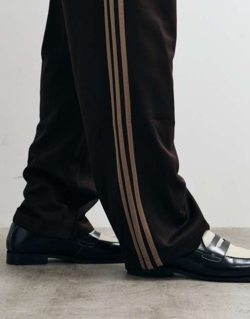 adidas Originals – Adicolor – Locker geschnittene Trainingshose in Aurora Coffee, 4 von 5