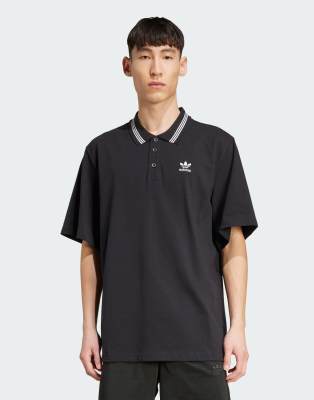 Originals - adicolor - Locker geschnittenes Polohemd in Schwarz/Weiß Schwarz XS