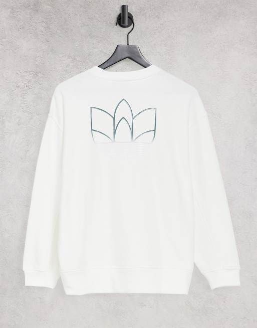 Download adidas Originals adicolor logo oversized sweatshirt t-shirt in white | ASOS