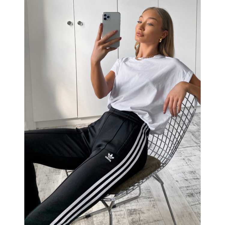 Adidas joggers outfit for women 2025