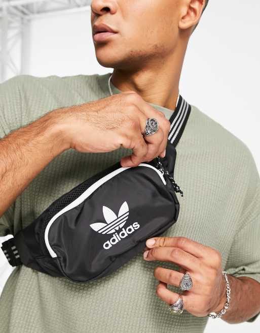 adidas Originals - adicolor - Marsupio nero con cinghia a righe