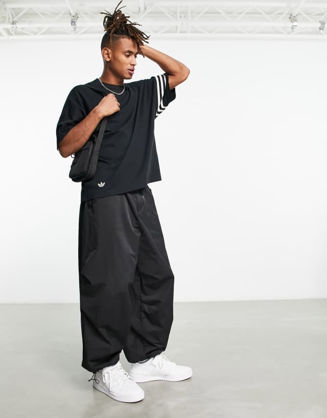 adidas Originals adicolor Neuclassics t-shirt in black 2