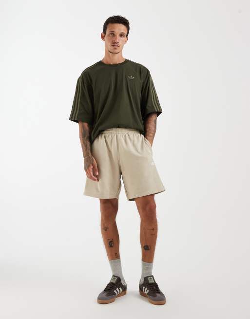 adidas Originals – Adicolor – Oversize-T-Shirt in Night Cargo mit 3Streifen, 2 von 5