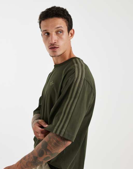 adidas Originals – Adicolor – Oversize-T-Shirt in Night Cargo mit 3Streifen, 4 von 5