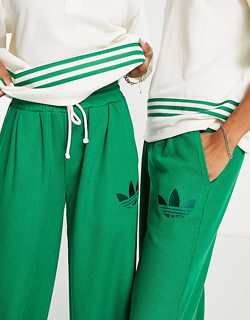 adidas Originals - adicolor - Pantalon unisexe large style années 70 - Vert | ASOS