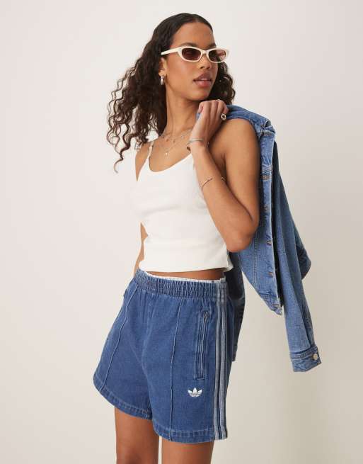 adidas Originals - Adicolor - Pantaloncini di jeans blu stile anni '90